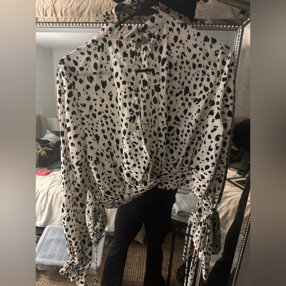 High neck volume sleeve open back cropped blouse in spot dot print - Picture 1 of 8